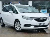 Used Vauxhall Zafira Tourer Design Edition 138 HP (101 kW) 2017 White MPV