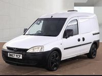 Used Vauxhall Combo 75 HP (55 kW) 2007 White MPV