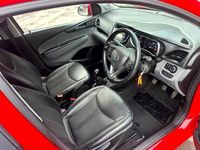 Used Vauxhall Viva 75 HP (55 kW) 2016 Red Hatchback