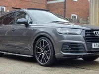 Usado Audi Q7 Exclusive 272 HP (200 kW) 2018 Cinzento SUV