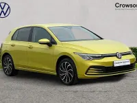 Used VW Golf VIII Life 150 HP (110 kW) 2022 Yellow Hatchback