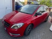 Used Mercedes B200 2013 Red Hatchback