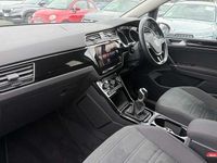 Used VW Touran SEL 150 HP (110 kW) 2022 Black MPV