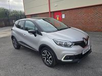 Usado Renault Captur Iconic 90 HP (66 kW) 2018 Prateado SUV