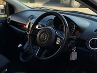 Używany Mazda 2 Edition 2014 Biały Hatchback