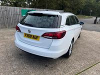 Usado Vauxhall Astra 2019 Blanco Familiar