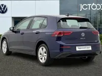 Używany VW Golf VIII Life 147 KM (108 kW) 2023 Niebieski Hatchback