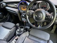 Begagnad Mini Cooper Hatch 136 HK (100 kW) 2017 Halvkombi