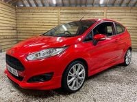 Used Ford Fiesta Zetec 125 HP (91 kW) 2016 Red Hatchback