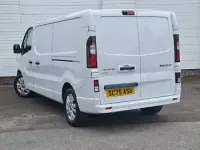 Ny Renault Trafic 2025 Vit Minibuss