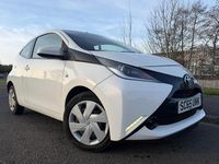 Used Toyota Aygo X-play 69 HP (50 kW) 2015 White Hatchback