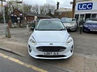 Used Ford Fiesta Titanium 100 HP (73 kW) 2017 White Hatchback