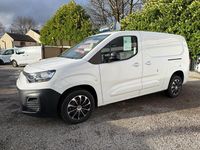 Begagnad Fiat Doblò S 2023 Vit Minibuss