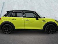 Used Mini Cooper Classic 134 HP (98 kW) 2022 Yellow Hatchback