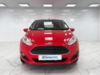 Usado Ford Fiesta Zetec 82 HP (60 kW) 2014 Vermelho Citadino