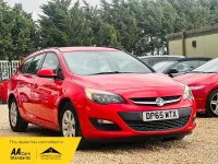 Used Vauxhall Astra Design Edition 115 HP (84 kW) 2015 Red Estate