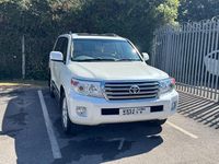 Used Toyota Land Cruiser 268 HP (197 kW) 2014 White Estate