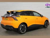 Used MG MG4 EV Trophy 150 kW (204 HP) 2022 Orange Hatchback