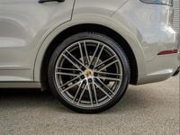 Used Porsche Cayenne S Platinum Edition 434 HP (319 kW) 2022 Grey SUV