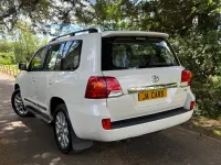 Usado Toyota Land Cruiser 268 HP (197 kW) 2014 Branco Carrinha