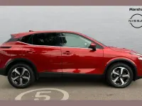 Used Nissan Qashqai N-Connecta 138 HP (101 kW) 2022 Red SUV