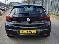 Begagnad Vauxhall Astra Design Edition 108 HK (79 kW) 2017 Svart Halvkombi