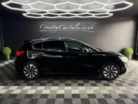 Usado Ford Focus Zetec 100 HP (73 kW) 2019 Preto Citadino