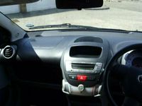 Used Toyota Aygo 67 HP (49 kW) 2005 Hatchback