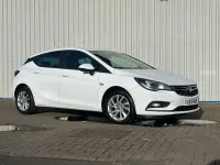 Käytetty Vauxhall Astra Design Edition 103 HP (75 kW) 2019 Valkoinen Viistoperä
