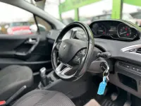 Used Peugeot 208 Allure 110 HP (80 kW) 2017 Silver Hatchback