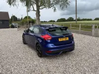 Used Ford Focus ST 250 HP (183 kW) 2016 Blue Hatchback