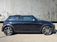 Begagnad Mini Cooper S Exclusive 176 HK (129 kW) 2023 Svart Halvkombi