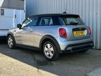 Begagnad Mini Cooper Classic 134 HK (98 kW) 2023 Silver Halvkombi