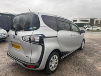 Usado Toyota Sienta 116 CV (85 kW) 2026 Plateado Monovolumen