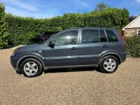 Used Ford Fusion Zetec 80 HP (58 kW) 2012 Blue Hatchback
