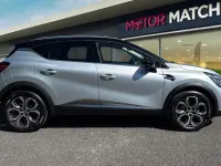 Begagnad Renault Captur Techno 2023 Grå SUV