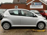 Second-hand Toyota Aygo Platinum 2009 Argintiu Hatchback
