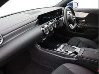 Begagnad Mercedes CLA180 Executive 134 HK (98 kW) 2025 Blå Sedan