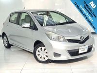 Usado Toyota Vitz 2014 Plateado Utilitario