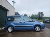 Used Citroën Berlingo Feel 100 HP (73 kW) 2016 Blue MPV