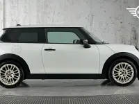 Used Mini Cooper Hatch 154 HP (113 kW) 2024 White Hatchback