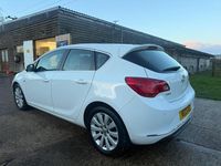 Used Vauxhall Astra 2013 White Hatchback