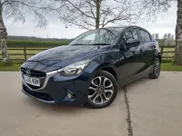 Usado Mazda 2 Inclusive 2016 Azul Citadino