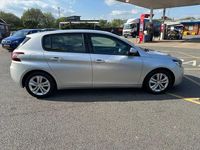 Usado Peugeot 308 Active 100 HP (73 kW) 2015 Prateado Citadino