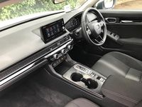 Used Honda Civic Elegance 143 HP (105 kW) 2024 White Hatchback