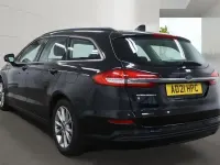 Usado Ford Mondeo Zetec 180 CV (132 kW) 2021 Negro Familiar