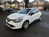 Used Renault Clio IV Dynamique 75 HP (55 kW) 2015 White Hatchback