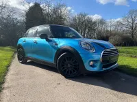 Usado Mini Cooper Hatch 136 HP (100 kW) 2016 Azul Citadino