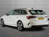 Usado Skoda Octavia vRS 265 HP (194 kW) 2026 Branco Carrinha