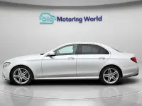 Usado Mercedes E200 AMG line 184 CV (135 kW) 2019 Plateado Berlina